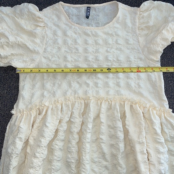 Pieces Mariah puff sleeve smock dress in yellow size Medium. - Picture 9 of 10